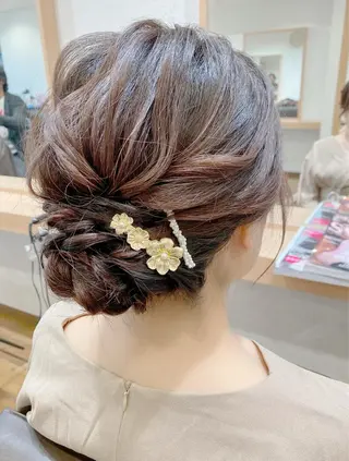 ミディアム ヘアアレンジ GRANLUSSO 〜グランルッソ駅前店所属・木口 嘉美のヘアスタイル