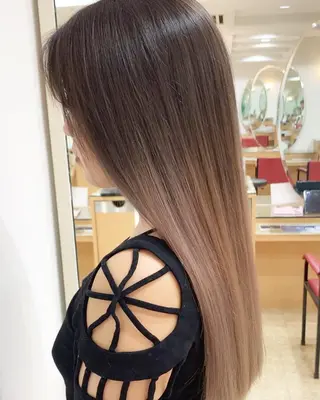 カラー ✨艶ブリーチカラー ✨四ノ宮裕己のヘアスタイル