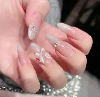 ネイル She’s Lunaのネイルデザイン