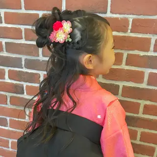 セミロング ヘアアレンジ キッズ さかい なつみのヘアスタイル