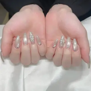 ネイル L'oeillet所属・L'oeillet HIBIKIのネイルデザイン