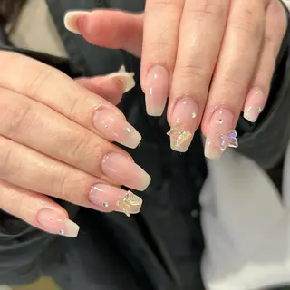 ネイル ⠀ loggy.のネイルデザイン