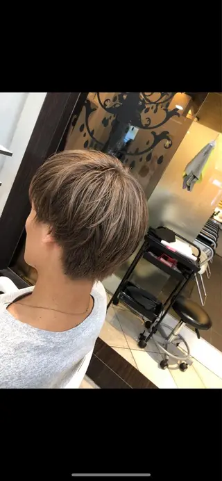 ショート カラー HAIR MAKE Avalon 橋本店所属・💎白髪染めも対応 🙆👌山本明菜のヘアスタイル