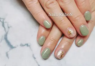 ネイル ネイルリボン 受付スタッフのネイルデザイン