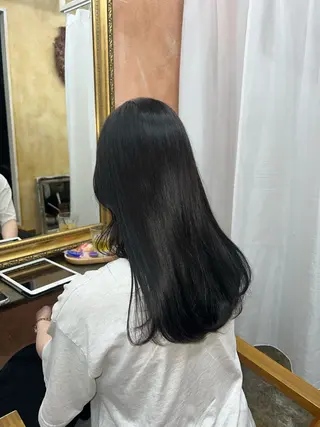 セミロング ともざねゆか UniQのヘアスタイル