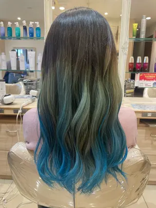 ロング カラー ハイトーン🌈✨️ 吉村美沙季のヘアスタイル