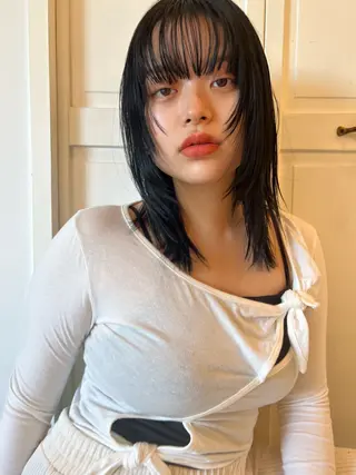 セミロング ブリーチカラー🎀 韓国風/寺門美優のヘアスタイル