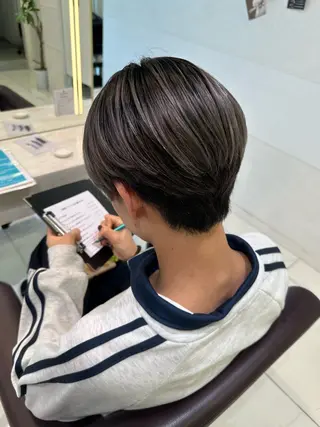 カラー メンズ ブリーチ/艶カラー /縮毛矯正/みなのヘアスタイル