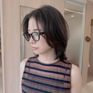 ミディアム foto所属・𝐁𝐋𝐔𝐄𝐓 /カット特化/新宿のヘアスタイル