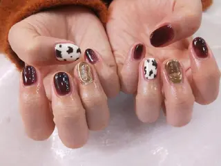 ネイル R'well所属・はばすみれ🎀ﾈｲﾙ 光ﾌｪｲｼｬﾙ ﾍｱのネイルデザイン