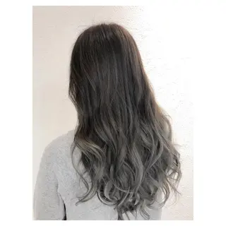 ロング カラー biscohair 髪にドラマを。のヘアスタイル