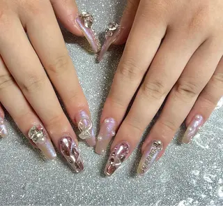 ネイル VIERU 🌈🎀💖のネイルデザイン