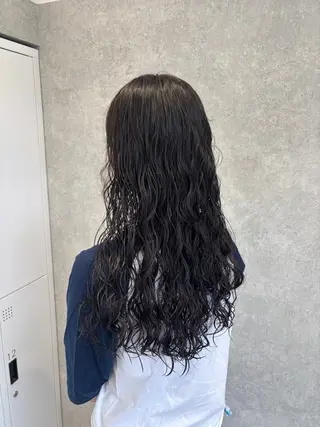 ロング パーマ 中嶋 佳穂のヘアスタイル