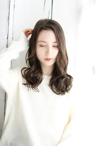 セミロング カラー バトヘアー渋谷 officialのヘアスタイル