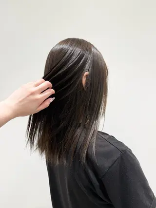 セミロング カラー パーマ×レイヤー| カラー カホ🪩🤍のヘアスタイル