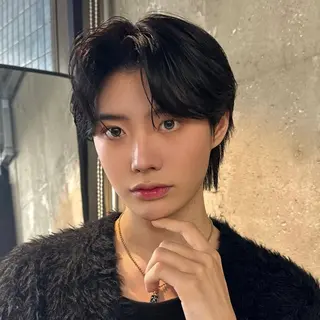 ショート 大澤 玲唯のヘアスタイル