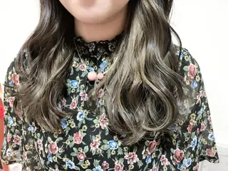 セミロング カラー LOST CITY 横浜所属・🪐脱白髪染め 🪐松尾菜々美のヘアスタイル