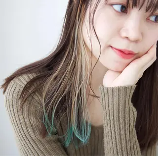 セミロング カラー fio マナミのヘアスタイル