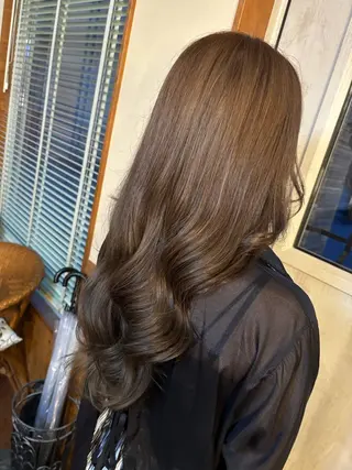 ロング カラー kamiOmoi所属・渡辺 エミのヘアスタイル