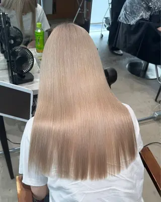 ロング カラー ブリーチカラー特化 碇　英朗のヘアスタイル