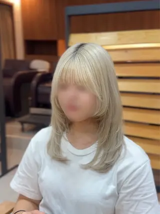 セミロング honoka/艶カラ ー/透明感/レイヤーのヘアスタイル