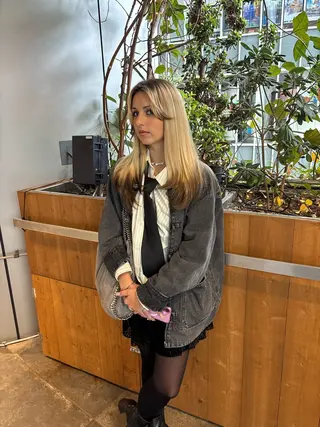 セミロング カラー 🌟心斎橋レイヤー 艶ハイトーン/ウルフのその他イメージ