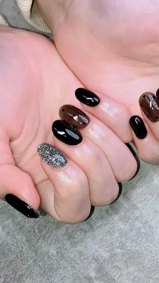 ネイル haleyume所属・shino🌟 痛ネイルのネイルデザイン