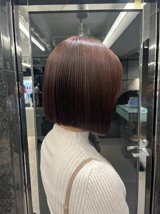 ショート ボブ/プツッとボブ/ 暖色カラー/モエのヘアスタイル