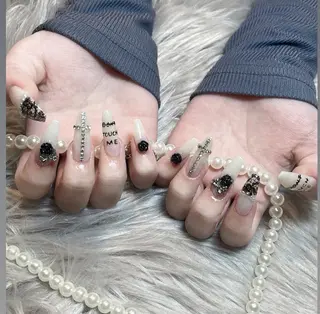 ネイル crystal ___nail所属・Au Thuc trinhのネイルデザイン