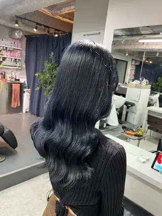 ミディアム カラー sio.nail&eyebrow salon shimokitazawa2号店所属・nailist mana𖤐´-のネイルデザイン