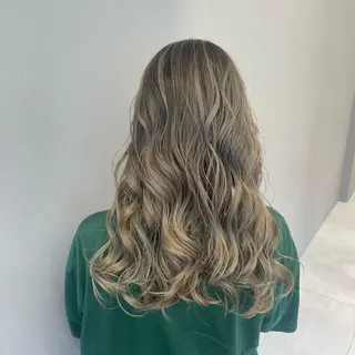 ロング カラー piLLon/ RYUKAのヘアスタイル