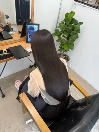 ロング ひろし/髪質改善/ 縮毛矯正/透明感✨のヘアスタイル