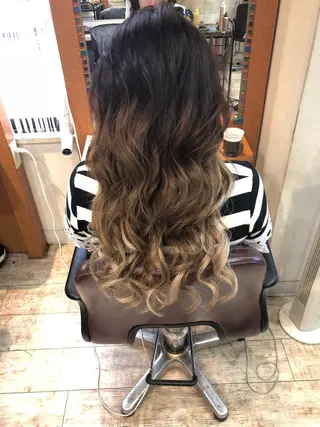 ロング カラー 100%髪質改善特化 TRUNSのヘアスタイル