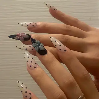 ネイル SALON MIMI所属・髙橋 彩乃のネイルデザイン