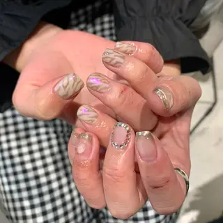 ネイル esby Loely MIZUKIのネイルデザイン