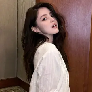 ロング カラー nonoka オリーブ/レイヤーのヘアスタイル