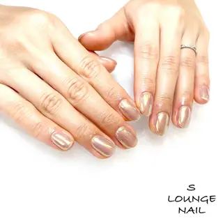 ネイル S LOUNGE NAIL所属・パーツたくさん🍓 SUMIのネイルデザイン