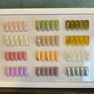 ネイル HENRIETTA NAILSALONのネイルデザイン