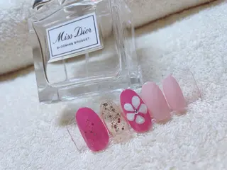 ネイル 頑張る女性の味方✴︎ M.i　nail ♡のネイルデザイン