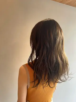 ロング カラー 室谷 ゆりあのヘアスタイル