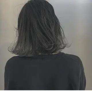 ミディアム カラー RINA🧤 デザインとボブのヘアスタイル