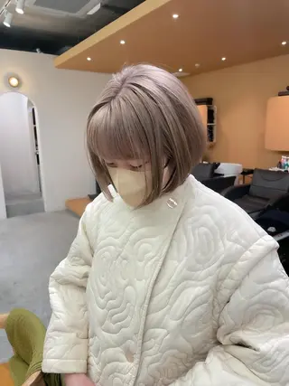 ショート カラー ヘアアレンジ ミニボブ/ブリーチ 🌈MISATOのヘアスタイル