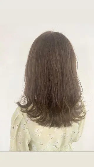 セミロング カラー Ate by little所属・青木 梢のヘアスタイル