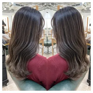 ロング カラー 村山 茉衣のヘアスタイル