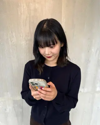 ミディアム カラー 小木曽 里華のヘアスタイル