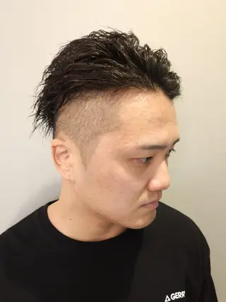 ショート パーマ メンズ 成瀬 弘光のヘアスタイル