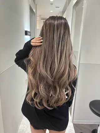 ロング カラー salowin名古屋栄所属・DAIKI ハイトーンカラーのヘアスタイル