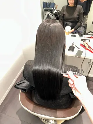 セミロング Wisteria所属・美髪特化✨ 伊織✨縮毛矯正✨のヘアスタイル