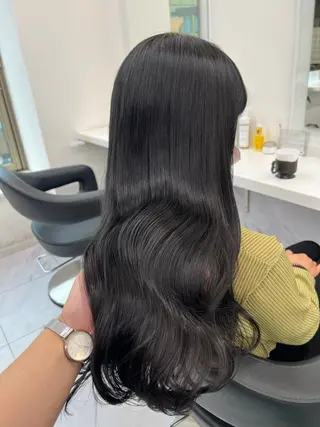 ロング 寒色＆ブリーチ特化 寒色MiOのヘアスタイル