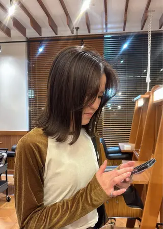 カラー ミディアム SASAnagano 堀内未梨のヘアスタイル